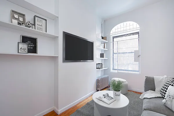 Rented by R New York | media 13