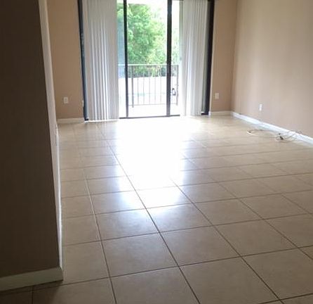 3rd image of 13000 SW 92nd Ave APT B213