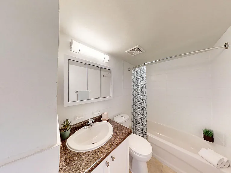 111 Inverlochy Blvd #107 — Photo 10
