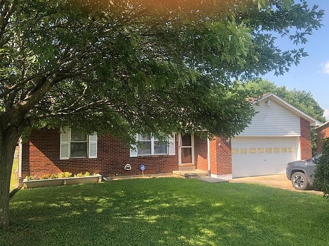 1st image of 707 Theresa Ct
