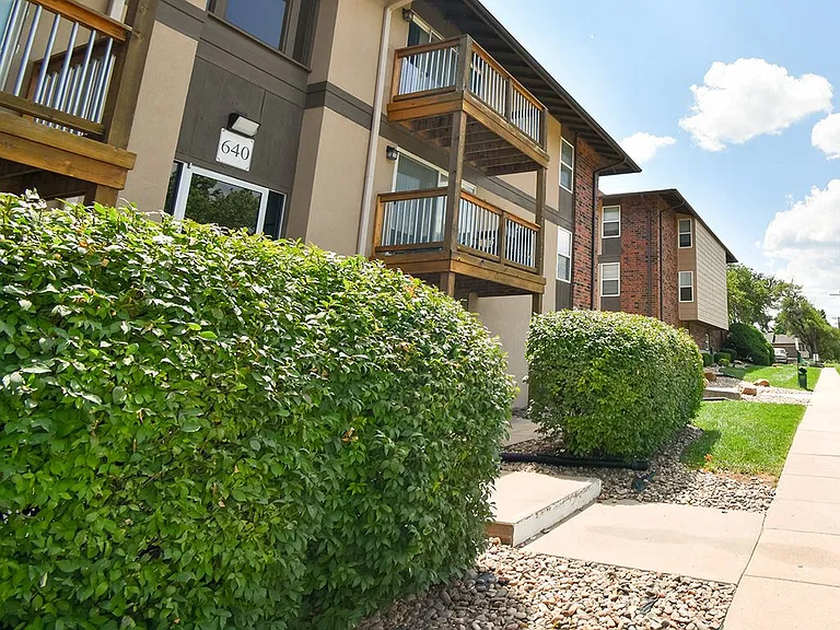 1, 2, and 3 Bedroom Floor Plan Options