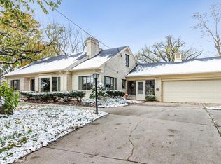 6137 Pleasant Dr, Des Moines, IA 50312