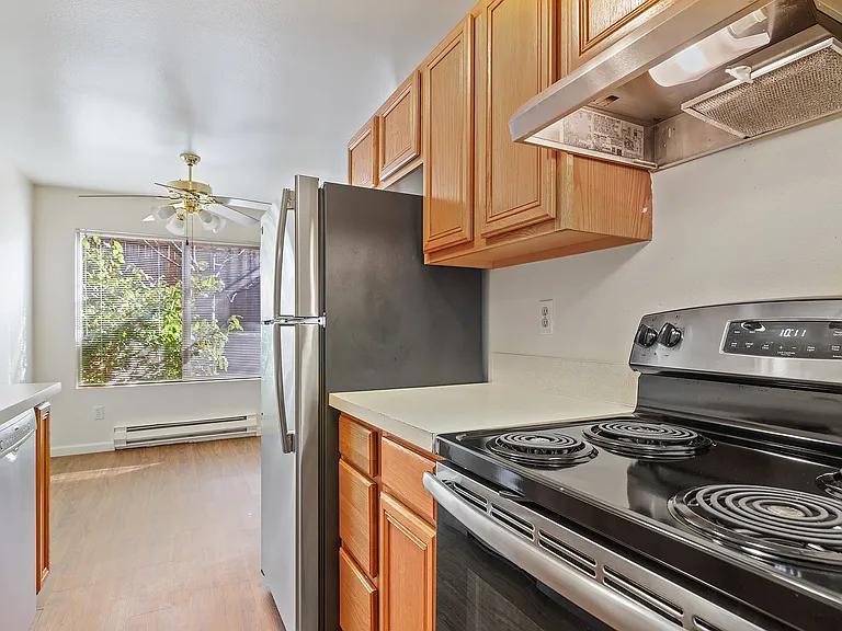 2511 Howard Ave #21 — Photo 5