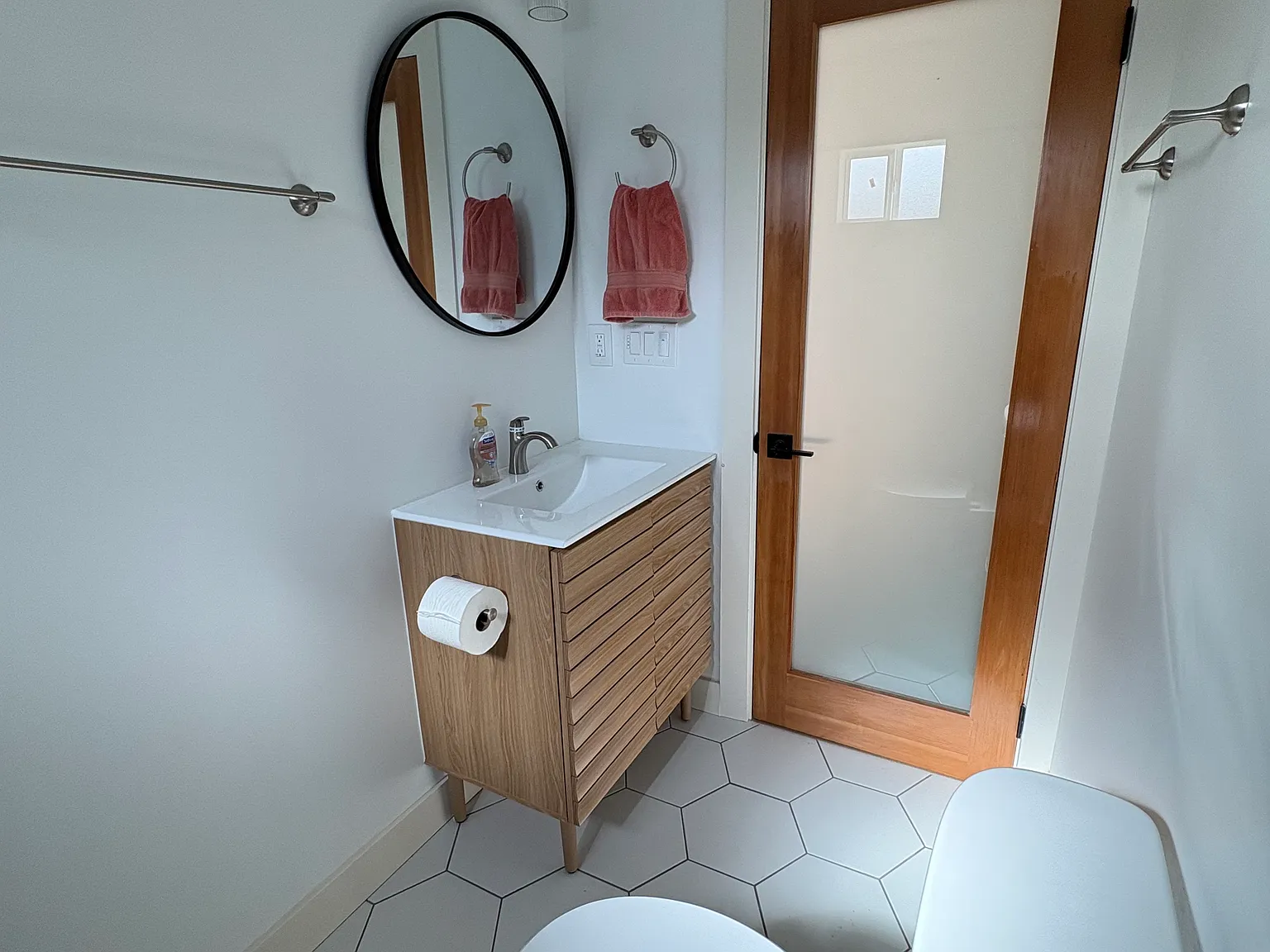 2 bed, 664 sqft, $3,000 — Photo 4