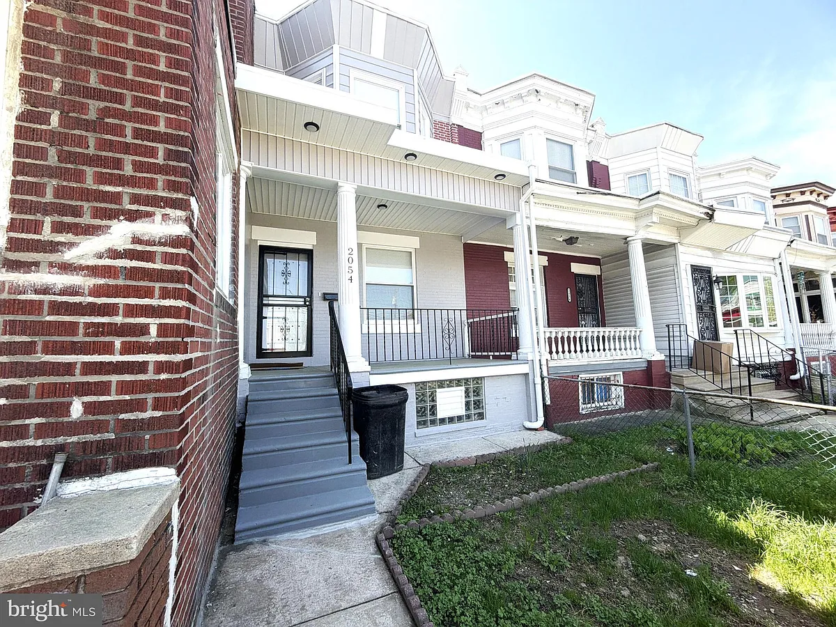 Building Photo - 2054 W 65th Ave