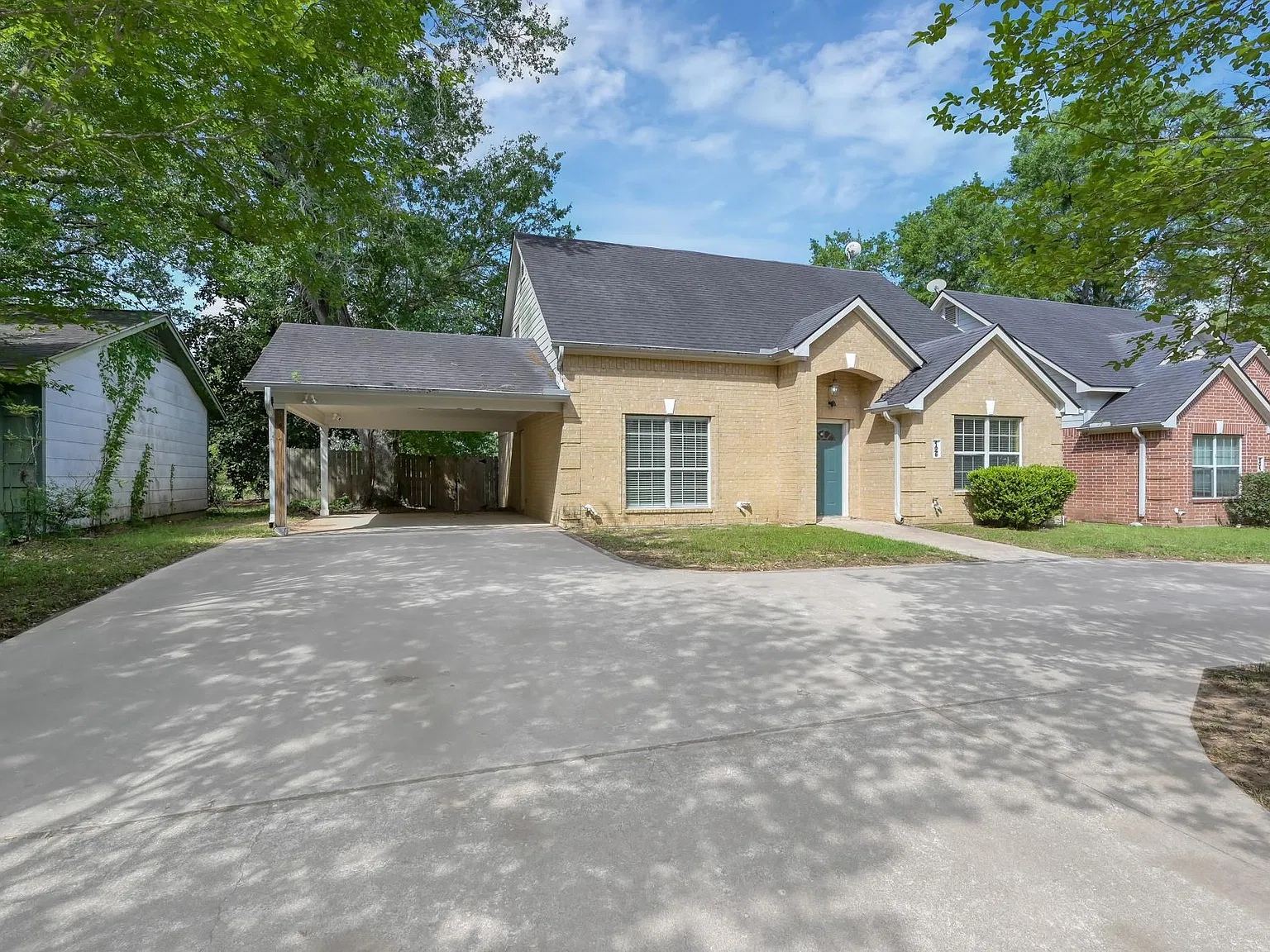 1 bed, 1.5 bath, 1700 sqft, $850 — Photo 4
