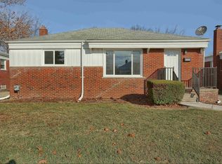18263 Curtain Ave, Eastpointe, MI 48021