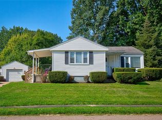 72 Gale Dr, Barberton, OH 44203