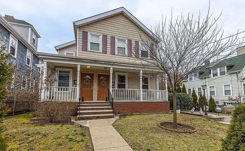 35 Raymond St — Photo 1