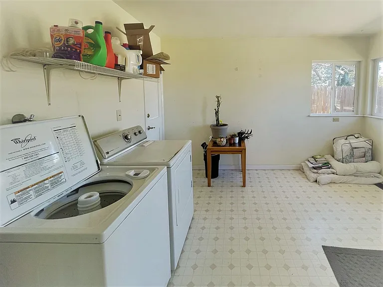 838 Juniper Ln — Photo 19