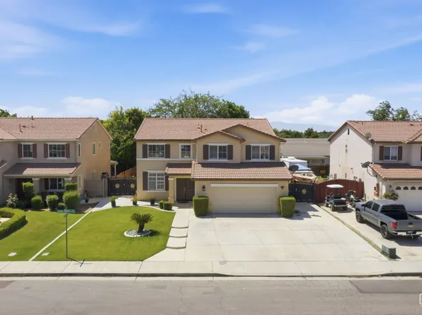 10901 Grand Prairie Dr, Bakersfield, CA 93311