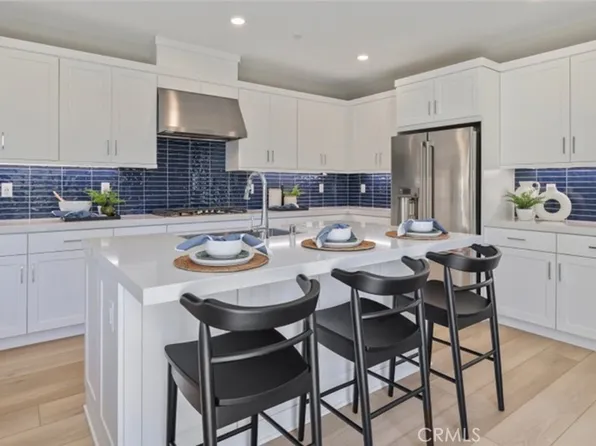 724 Edward Scholle Dr, Camarillo, CA 93010