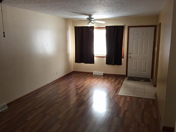 2nd image of 7595 Holly Dr