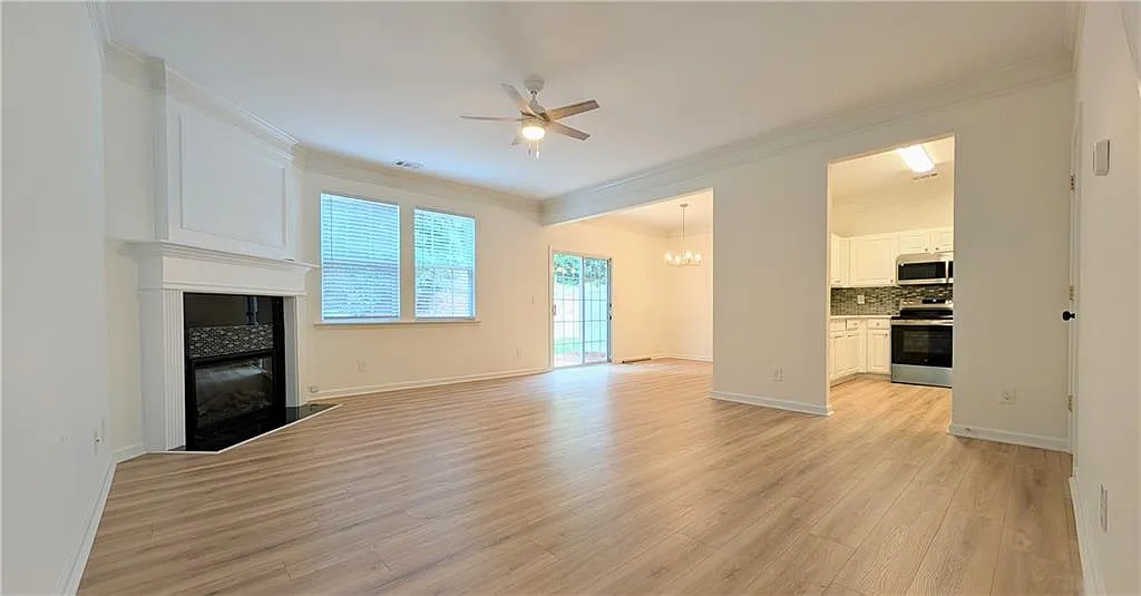 3 bed, 2.5 bath, 1768 sqft, $2,495 — Photo 4