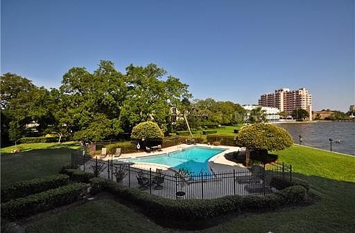 2nd image of 5020 Bayshore Blvd APT 605