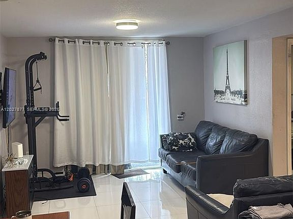 2nd image of 814 NW 36th Ave APT 208