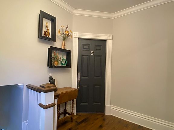 2nd image of 2135 Franklin St #2