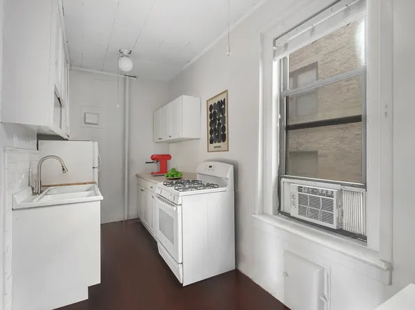 205 East 10th Street image 5 of 16