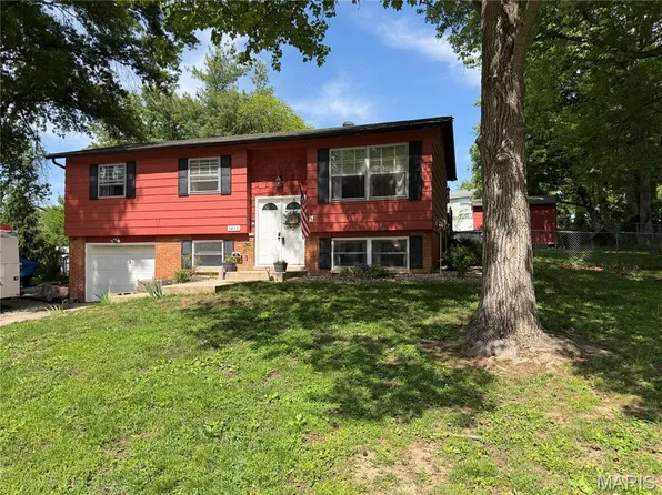 5803 Piasa Trl, Godfrey, IL 62035