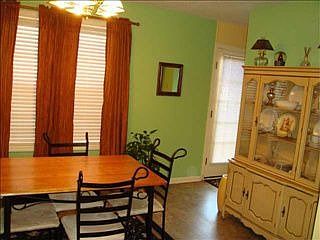 4th image of 938 Hunter Ln