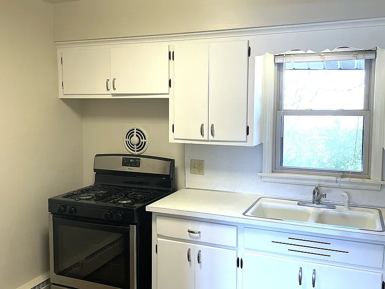 Dunlap Apartments — Photo 29