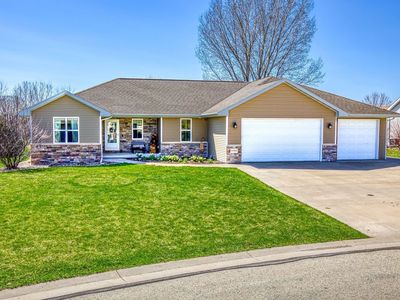 N8997 Blackoak St, MENASHA, WI, 54952