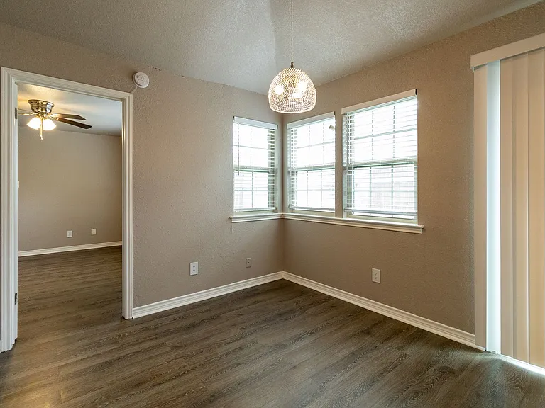 1003 Hyridge St — Photo 7