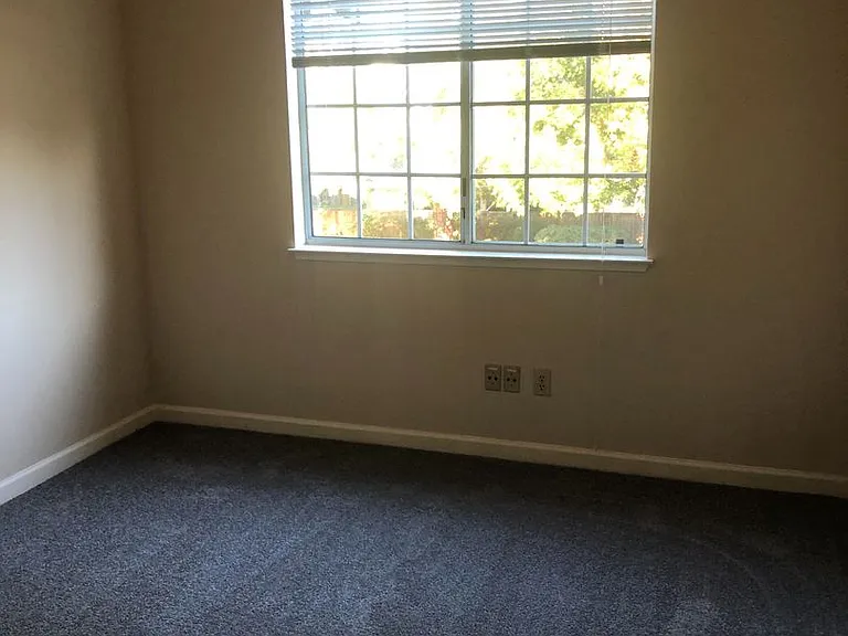 2822 College Ave — Photo 11