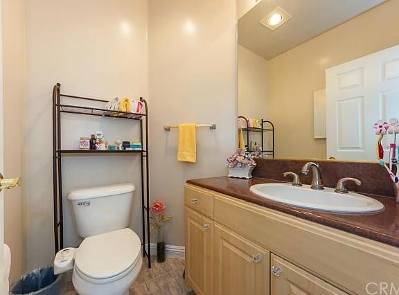 4th image of 2223 Montrose Ave APT 2