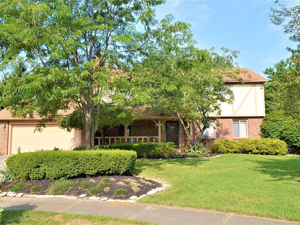 1st image of 131 Academy Ct S