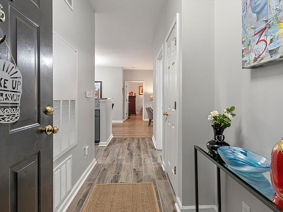 2nd image of 1600 Long Grove Dr Unit 816