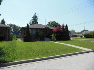 1105 Harrison Ave, Windsor, ON N9C 3J4