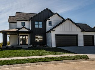 6256 Summit Pine Rd NW, Rochester, MN 55901
