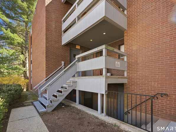 94 Wilton Crest #94, Wilton, CT 06897