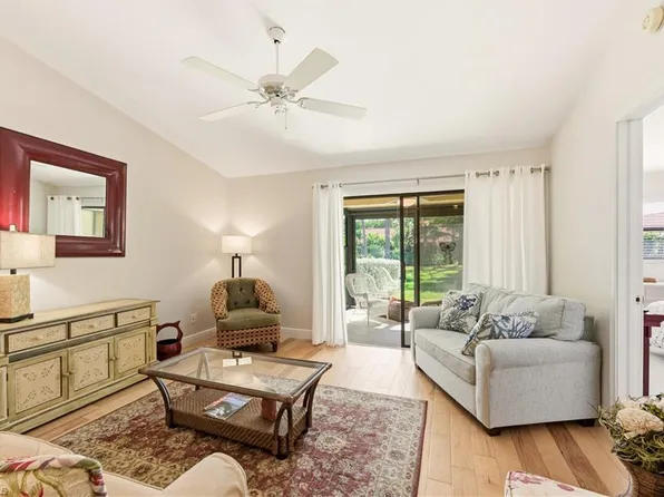 2060 Pine Isle LN #2060, NAPLES, FL 34112