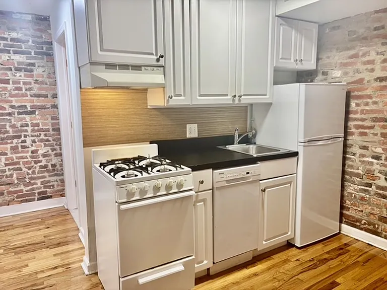 320 S 12th St — Photo 5