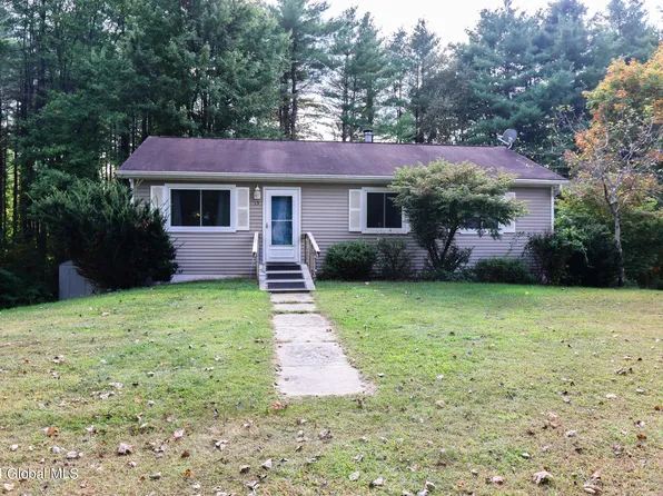 15 Azure Drive, Queensbury, NY 12804
