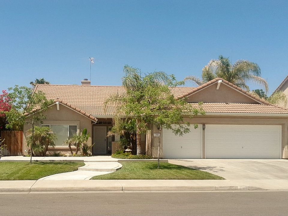 1st image of 794 W Pebble Dr