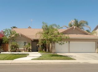 794 W Pebble Dr, Hanford, CA 93230