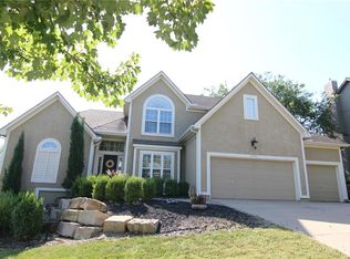 5711 Cottonwood St, Shawnee, KS 66216