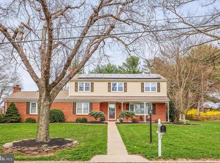 1240 Garrison Dr, York, PA 17404