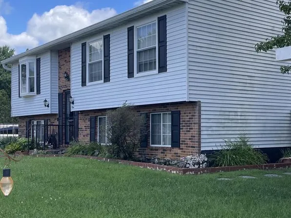 1 Pearlwood Ct, Baltimore, MD 21234