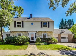 390 W Utley Rd, Elmhurst, IL 60126