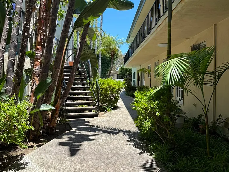 3410 Club Dr #9 — Photo 16