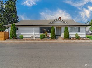 28 D St SW, Castle Rock, WA 98611