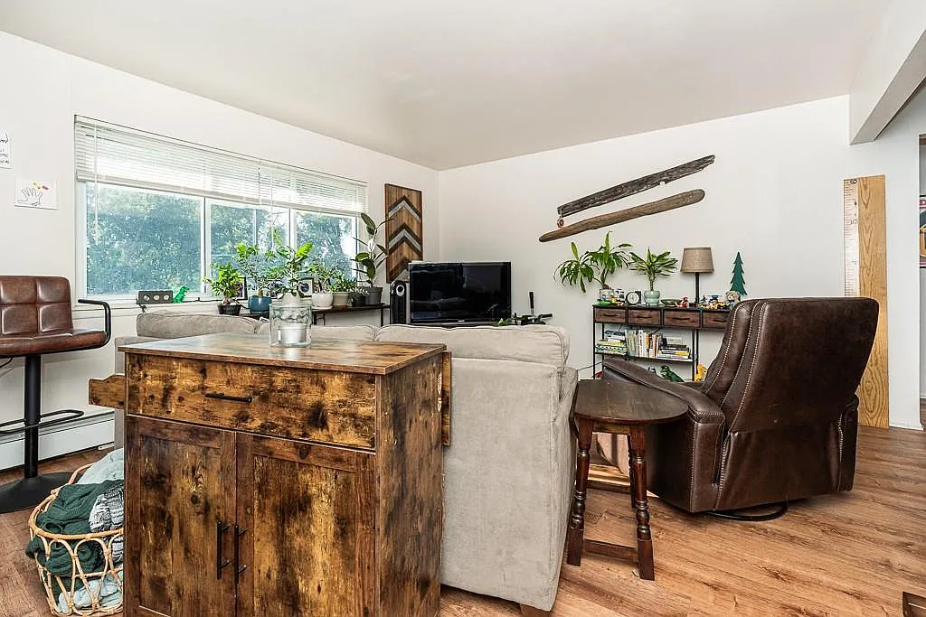 1 bed, 1.0 bath, 627 sqft, $1,250 — Photo 1