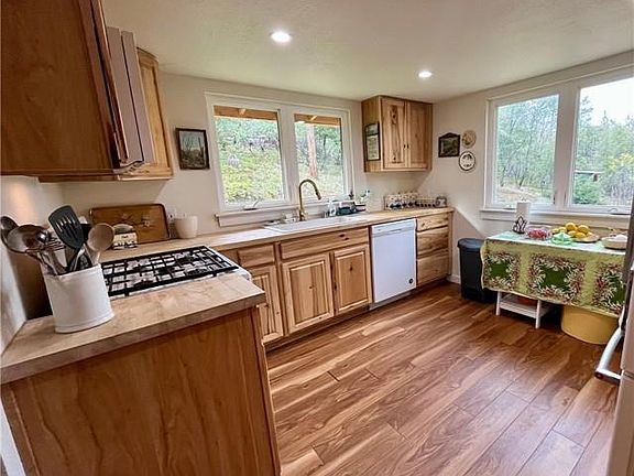 3rd image of 35197 Road 222