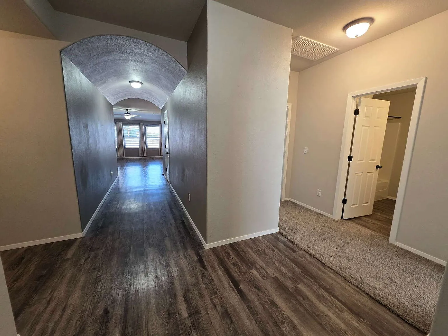 4 bed, 2.0 bath, 1894 sqft, $2,100 — Photo 2