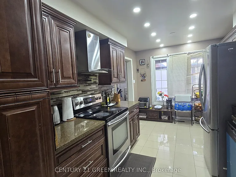 849 Millworks Cres — Photo 10