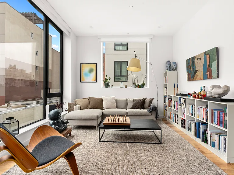 202 N 10th St #3 — Photo 3
